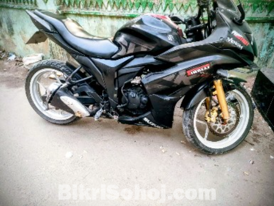 Suzuki Gixxer Sf